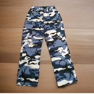 Almost Famous Cargo Pants Womens Size Medium Blue White Camouflage 23X25